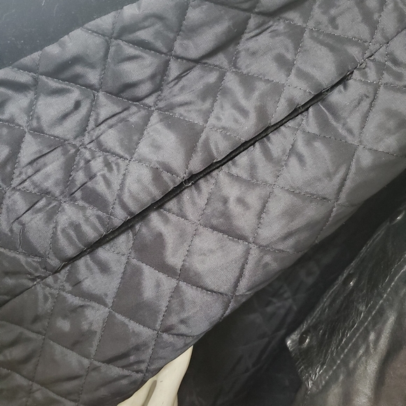 Vintage Rare Black Velvet Cape by QUAD - Picture 4 of 5